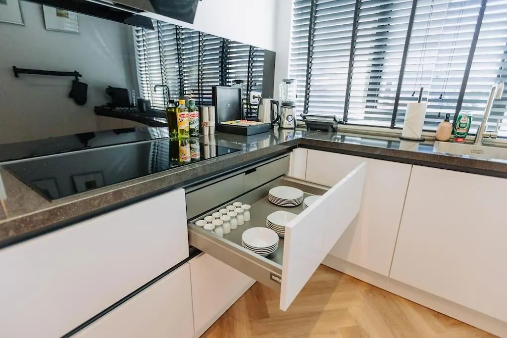 Brand New Bright & Luxurious Villa In Amsterdam!